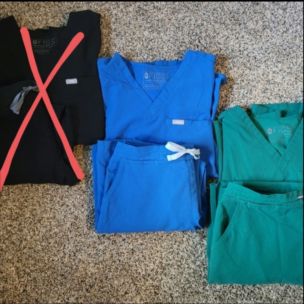 🩺2 Pairs of FIGS Scrubs -- Size Small🩺